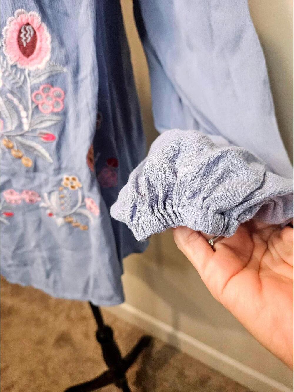 Olivia J's Light Blue Scoopneck Women's Blouse with Floral Embroidery L - Picture 7 of 7
